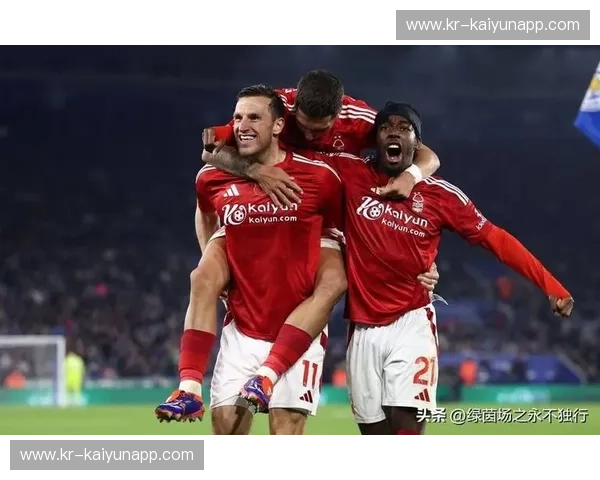 莱切城vs阿森纳：英超绿茵场上的“蓝月”与“枪手”恩怨情仇